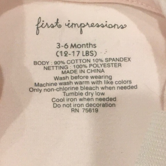 First impression baby girl set NWT size 3-6 months. - Picture 3 of 5